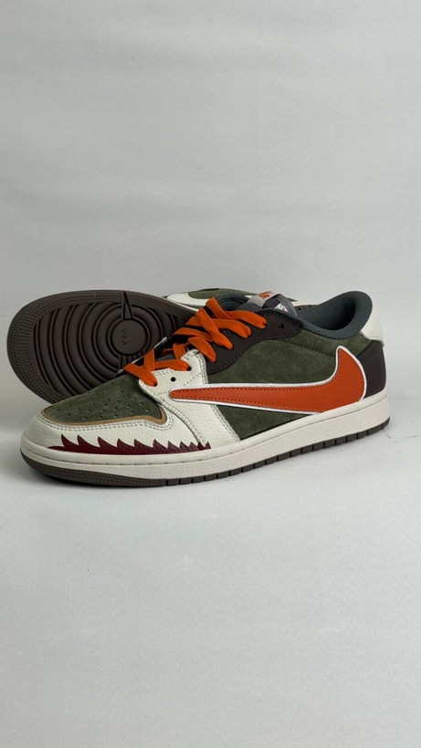 کتونی نایک:مدل کوسه Nike x Travis Scott AirJordan 1 Low "Olive محصول:ویتنام
