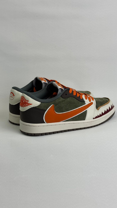 کتونی نایک:مدل کوسه Nike x Travis Scott AirJordan 1 Low "Olive محصول:ویتنام