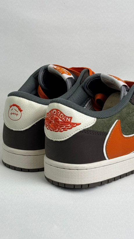کتونی نایک:مدل کوسه Nike x Travis Scott AirJordan 1 Low "Olive محصول:ویتنام