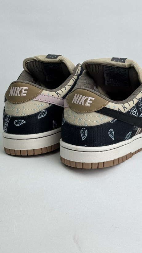 کتونی نایک:نایک اسبی دانک لو تراویس اسکات Nike SB Dunk Low x Travis Scott