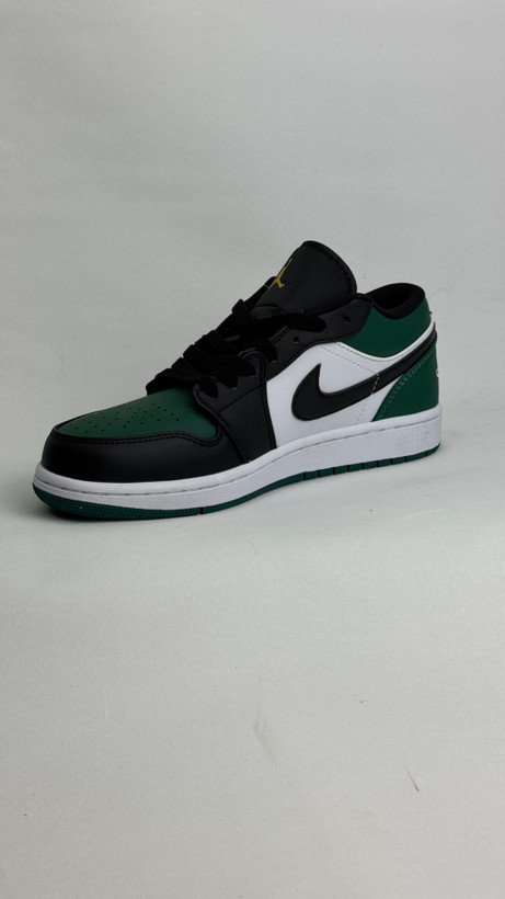 کتونی نایک:نایک ایر جردن ۱ بدون ساق سبز تو. Air Jordan 1 Low Green Toe محصول ویتنام