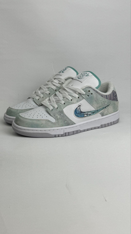 کتونی نایک:مدل نایک دانک لو "سال اژدها" Nike Dunk Low "Year of the Dragon"محصول : ویتنام