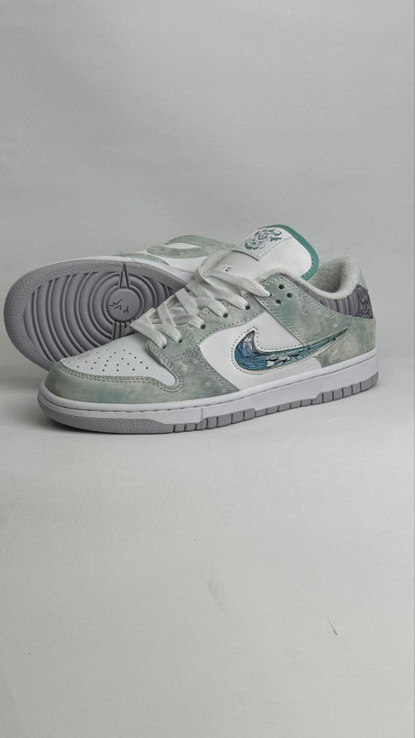 کتونی نایک:مدل نایک دانک لو "سال اژدها" Nike Dunk Low "Year of the Dragon"محصول : ویتنام