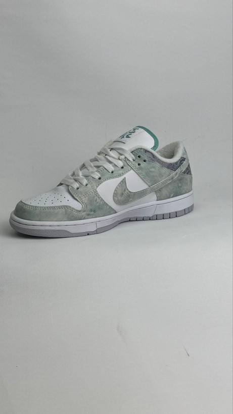 کتونی نایک:مدل نایک دانک لو "سال اژدها" Nike Dunk Low "Year of the Dragon"محصول : ویتنام
