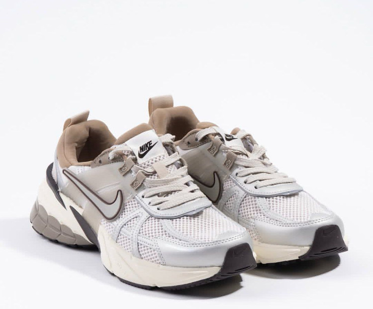 کتونی نایک : مدل نایک V2K Run : Nike V2K Run محصول : ویتنام