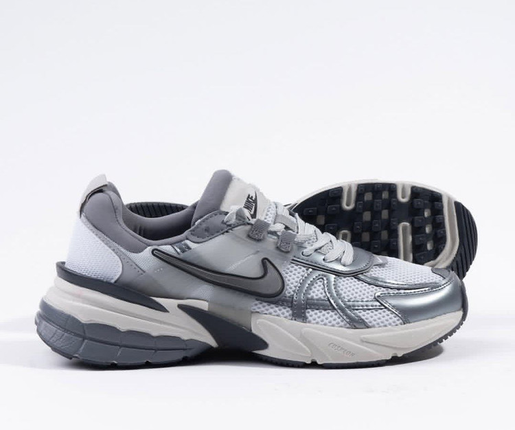کتونی نایک : مدل نایک V2K Run : Nike V2K Run محصول : ویتنام