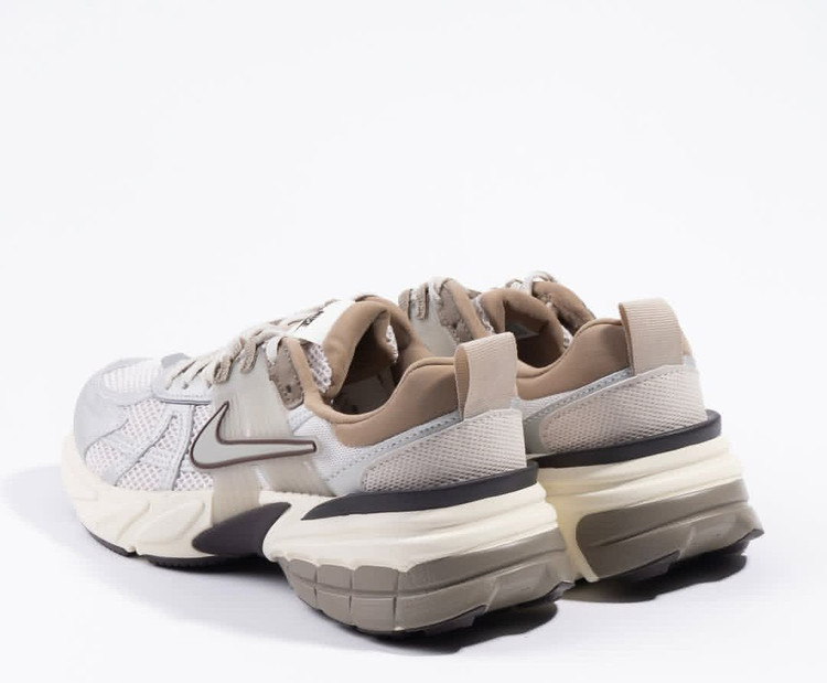 کتونی نایک : مدل نایک V2K Run : Nike V2K Run محصول : ویتنام