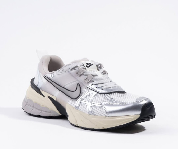 کتونی نایک : مدل نایک V2K Run : Nike V2K Run محصول : ویتنام