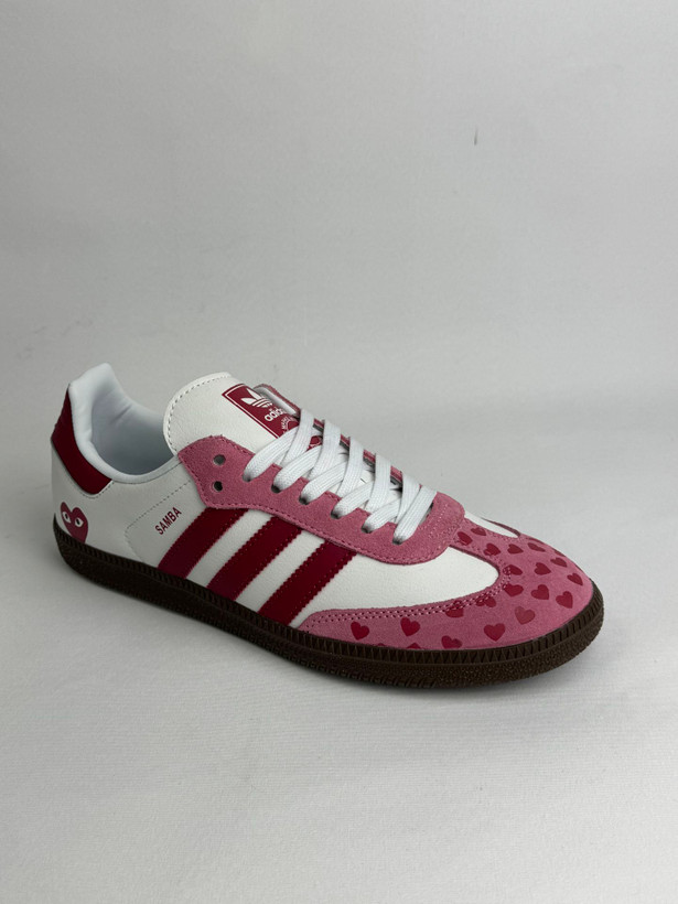 کتونی آدیداس: مدل آدیداس سامبا ایکس کام د گارسون پلی (یا آدیداس سامبا قلبدار) Adidas Samba x Comme des Garçons Play (or Adidas Samba Heart) محصول : ویتنام