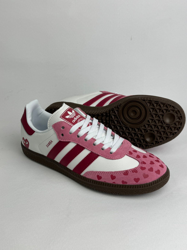 کتونی آدیداس: مدل آدیداس سامبا ایکس کام د گارسون پلی (یا آدیداس سامبا قلبدار) Adidas Samba x Comme des Garçons Play (or Adidas Samba Heart) محصول : ویتنام
