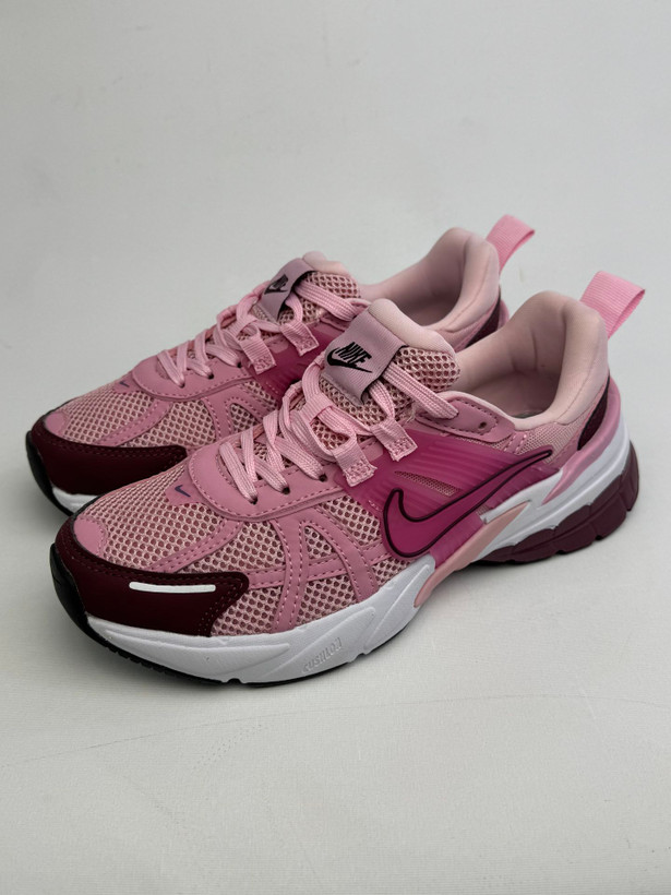 کتونی نایک: "نایک ویتوکی ران" "Nike V2K Run" محصول : ویتنام