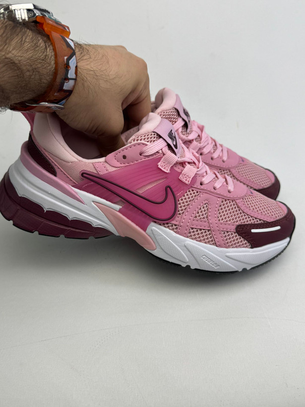 کتونی نایک: "نایک ویتوکی ران" "Nike V2K Run" محصول : ویتنام