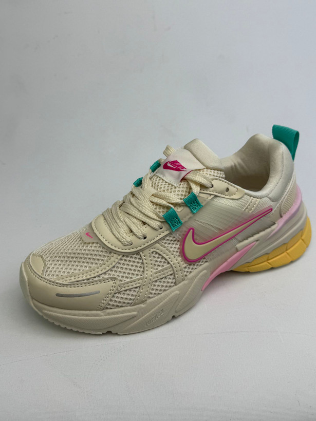 کتونی : "نایک ویتوکی ران" "Nike V2K Run" محصول : ویتنام