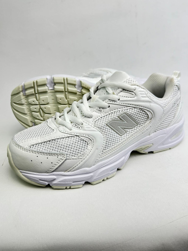 کتونی : نیوبالانس ۵۳۰ New Balance 530 sneakers محصول : ویتنام