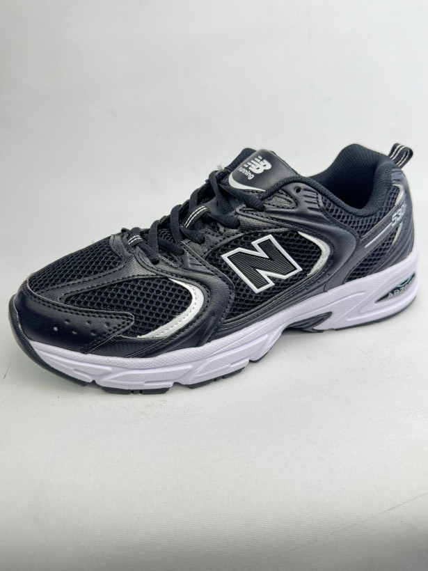 کتونی: نیوبالانس ۵۳۰ New Balance 530 محصول : ویتنام