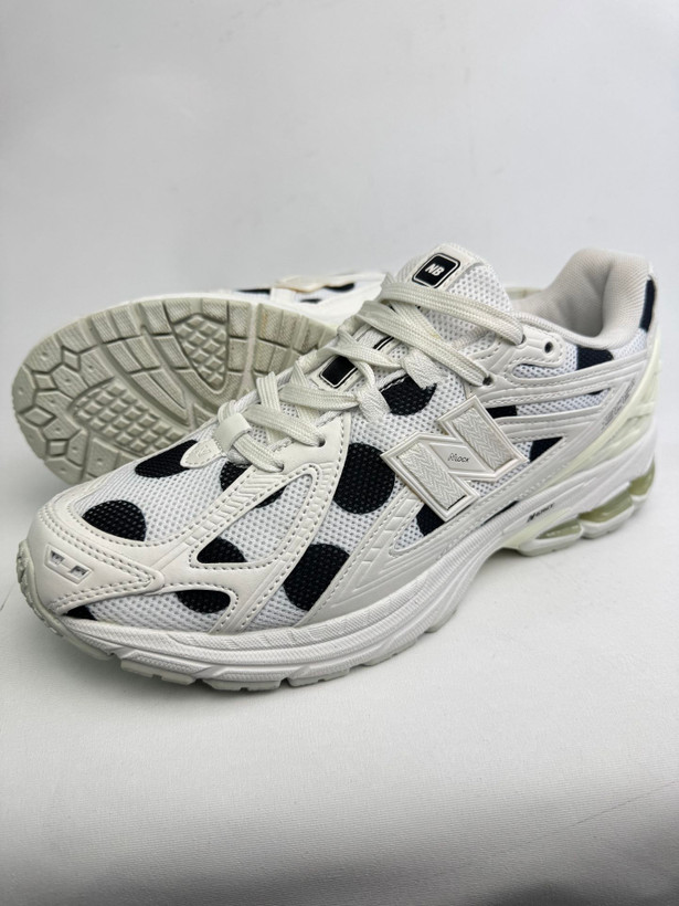 کتونی: نیو بالانس ۱۹۰۶آر طرح خالخالی New Balance 1906R Polka Dot محصول : ویتنام