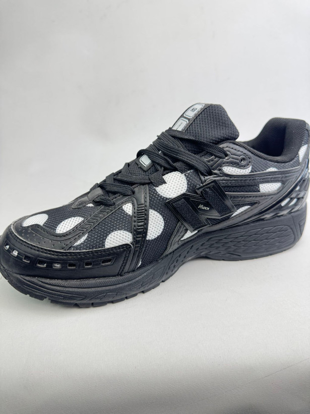 کتونی :نیو بالانس ۱۹۰۶آر طرح خالخالی New Balance 1906R Polka Dot محصول : ویتنام