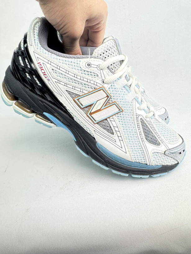 کتونی : نیو بالانس ۱۹۰۶آر (New Balance 1906R) محصول : ویتنام