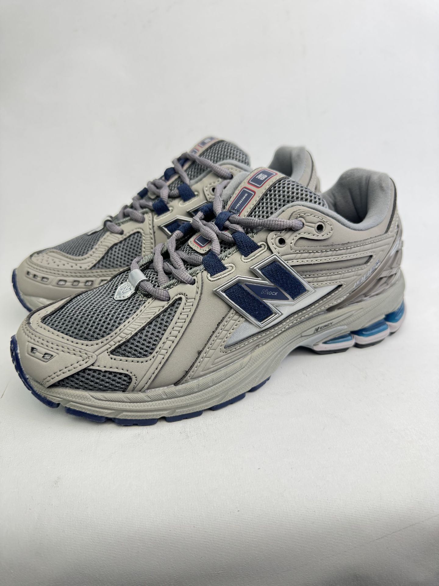 کتونی : نیو بالانس ۱۹۰۶آر (New Balance 1906R) محصول : ویتنام