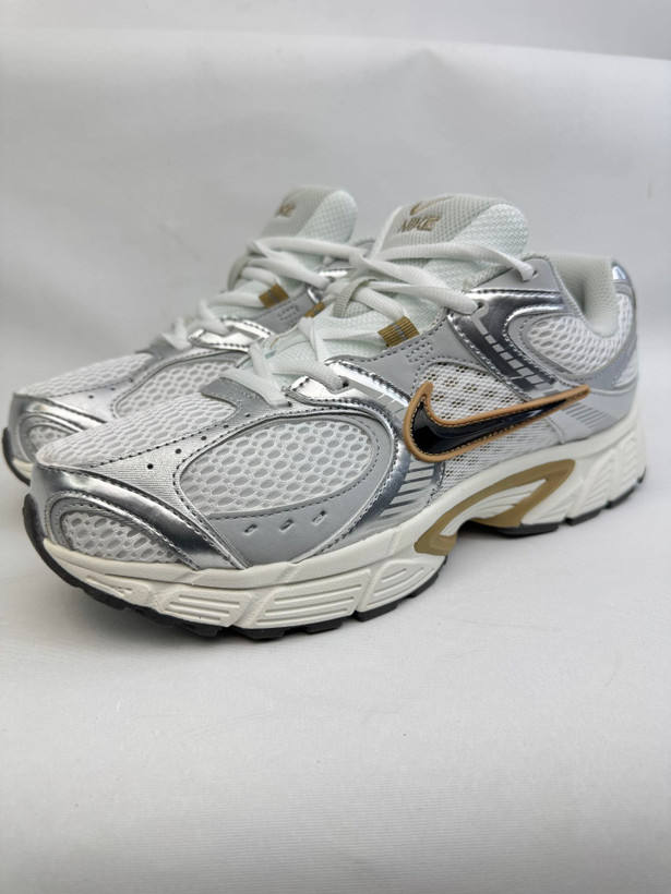 کتونی : کفش ورزشی نایک مردانه V5 RNR Nike Men's V5 RNR محصول : ویتنام