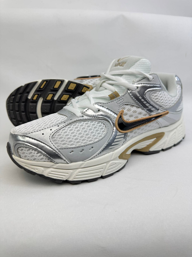 کتونی : کفش ورزشی نایک مردانه V5 RNR Nike Men's V5 RNR محصول : ویتنام