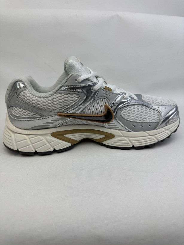 کتونی : کفش ورزشی نایک مردانه V5 RNR Nike Men's V5 RNR محصول : ویتنام