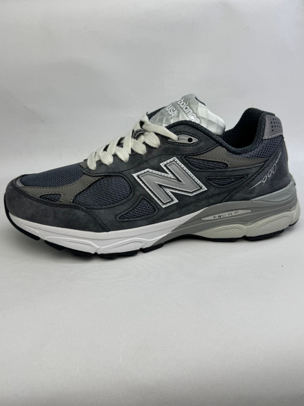 کتونی: نیو بالانس 990v3 New Balance 990v3 محصول : ویتنام