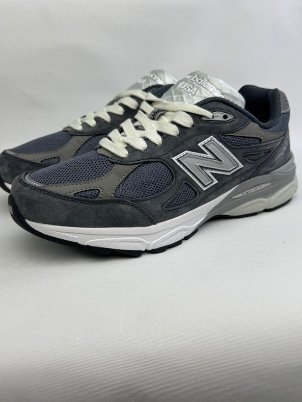 کتونی: نیو بالانس 990v3 New Balance 990v3 محصول : ویتنام