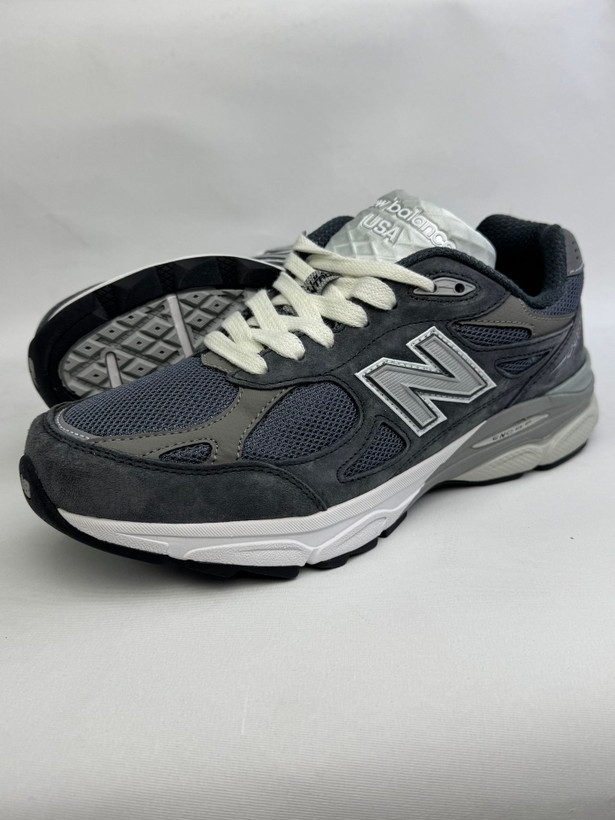 کتونی: نیو بالانس 990v3 New Balance 990v3 محصول : ویتنام
