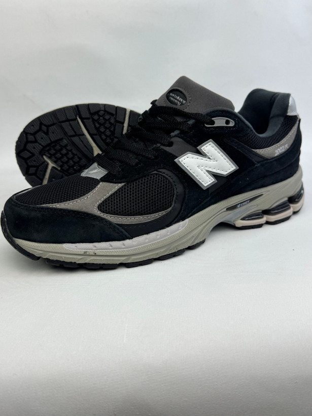 کتونی: نیو بالانس 2002R New Balance 2002R محصول : ویتنام