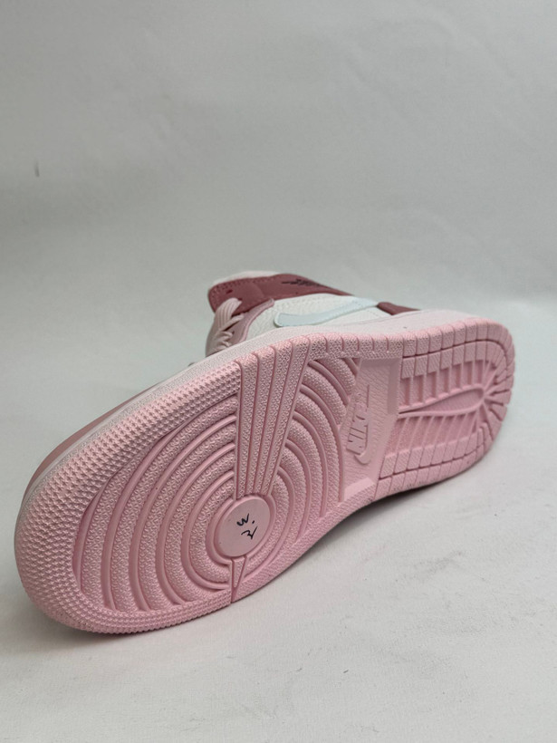 کتونی : نایک ایر جردن ۱ مید دیجیتال پینک Nike Air Jordan 1 Mid Digital Pink محصول : ویتنام
