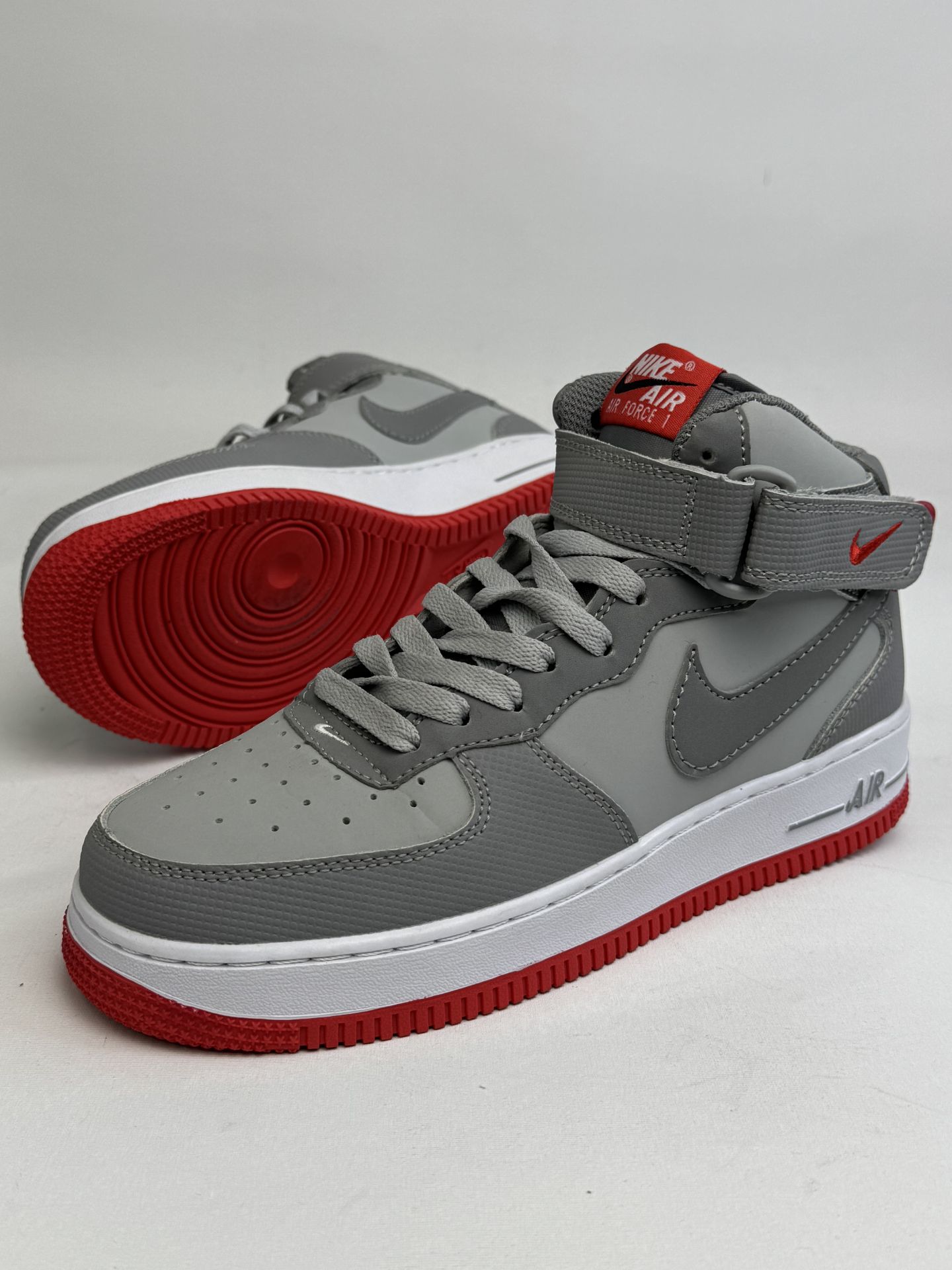 کتونی : نایکی ایر فورس ۱ مید Nike Air Force 1 Mid محصول : ویتنام