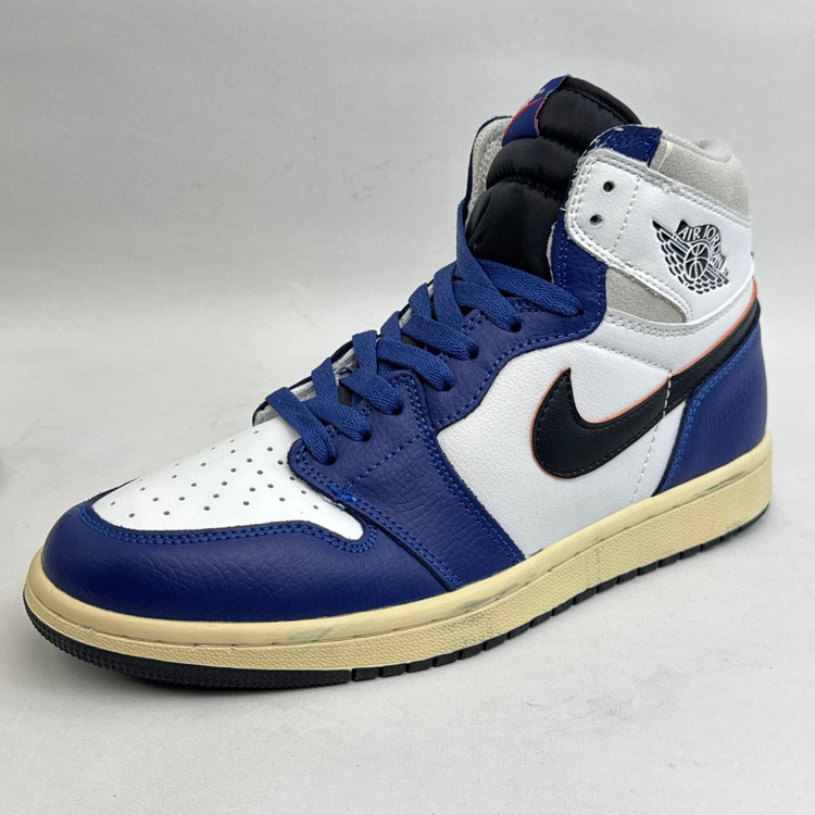 کتونی : ایر جردن وان ساق دار Nike Air Jordan 1 High محصول : ویتنام