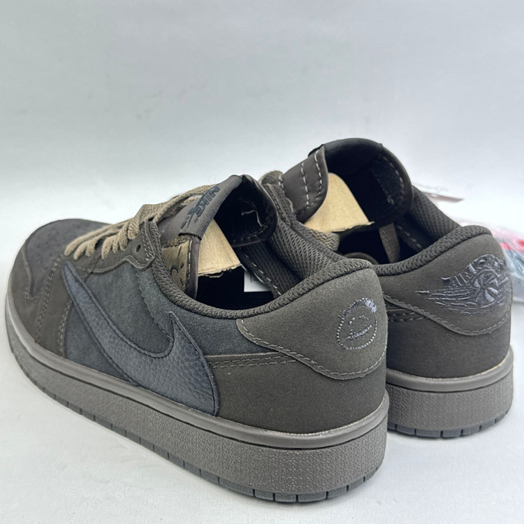 کتونی : جردن ترویس اسکات موکا Jordan × Travis Scott – Dark Mocha محصول : ویتنام