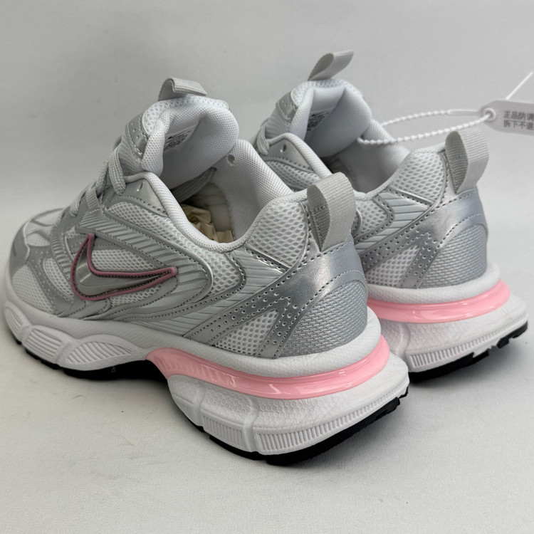 کتونی : نایکی پی–۶۰۰۰ Nike P-6000 محصول: ویتنام