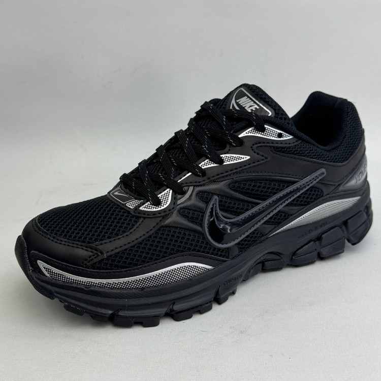 کتونی : نایکی وومرو ۵ Nike Vomero 5 محصول: ویتنام
