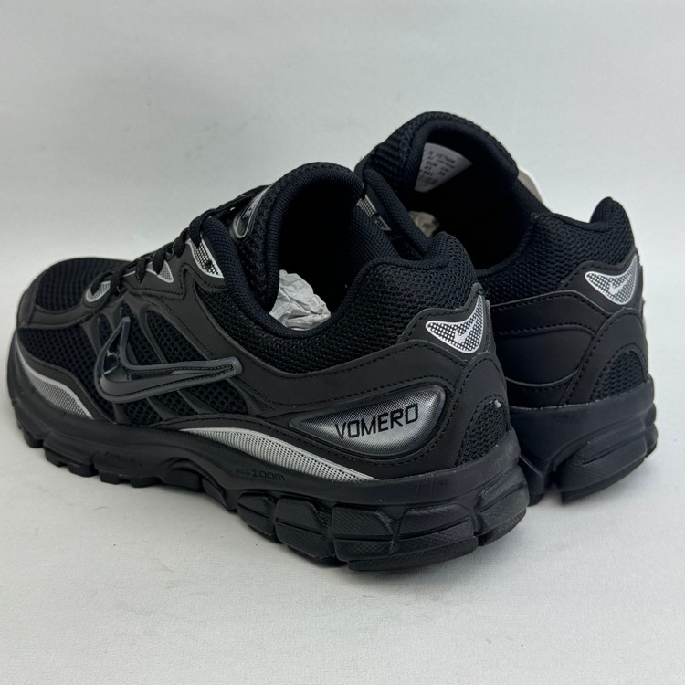 کتونی : نایکی وومرو ۵ Nike Vomero 5 محصول: ویتنام