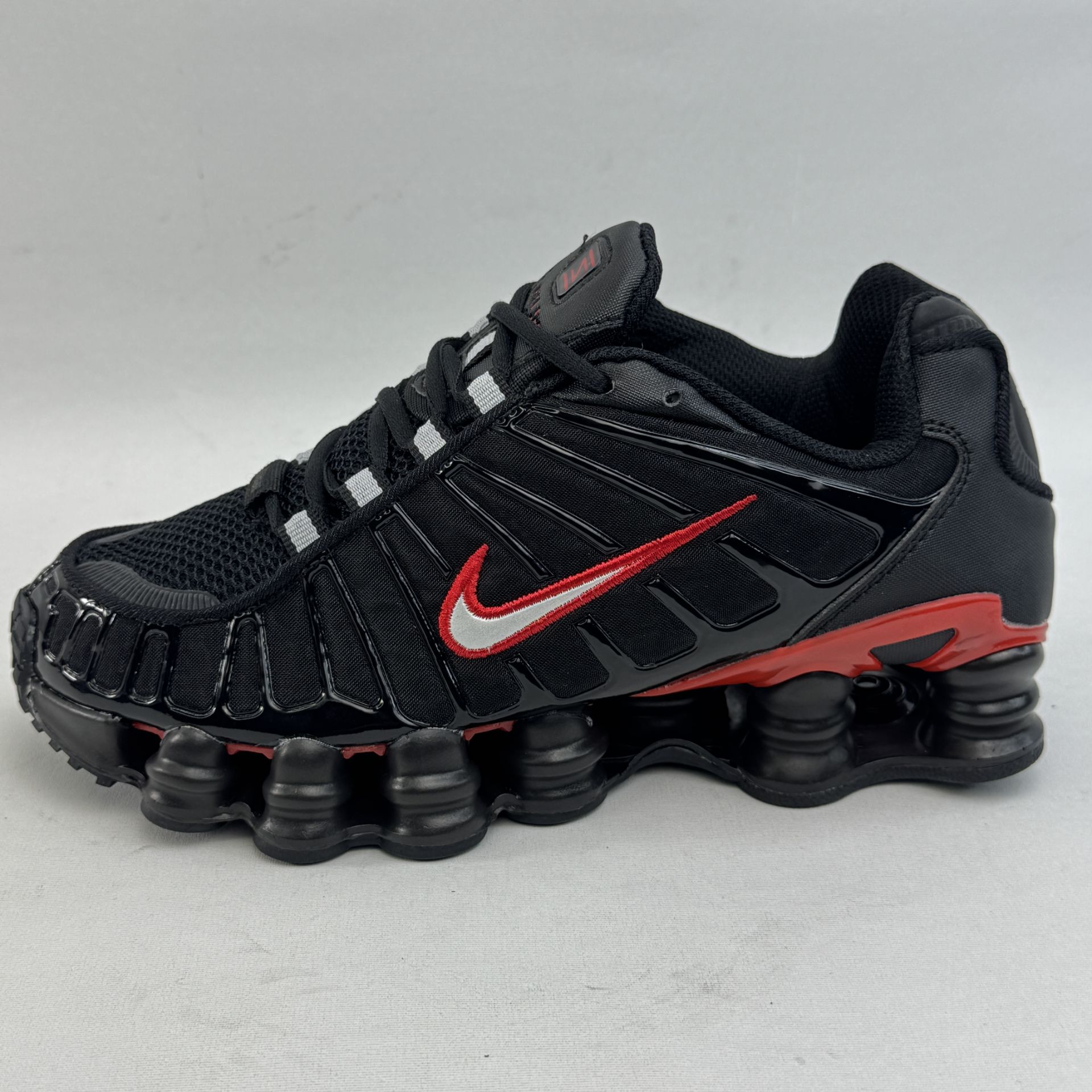 کتونی: نایکی شاکس تیاِل Nike Shox TL محصول : ویتنام