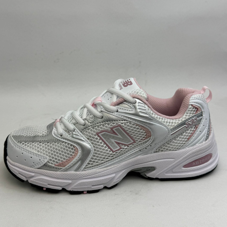 کتونی:نیو بالانس ۵۳۰ نقرهای صورتی New Balance 530 Pink & Silver محصول :ویتنام