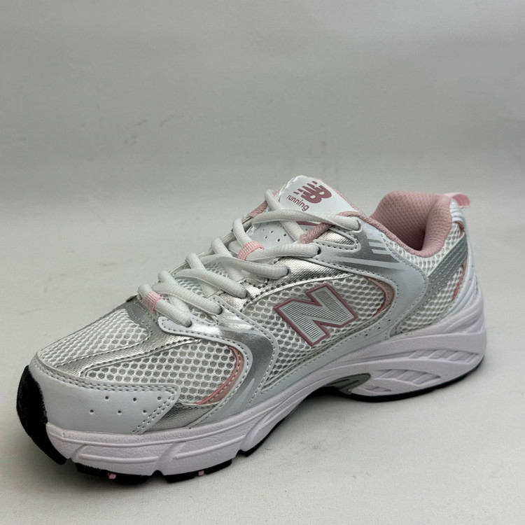 کتونی:نیو بالانس ۵۳۰ نقرهای صورتی New Balance 530 Pink & Silver محصول :ویتنام