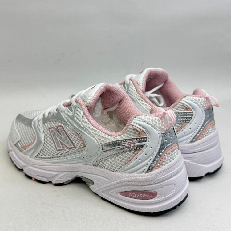 کتونی:نیو بالانس ۵۳۰ نقرهای صورتی New Balance 530 Pink & Silver محصول :ویتنام