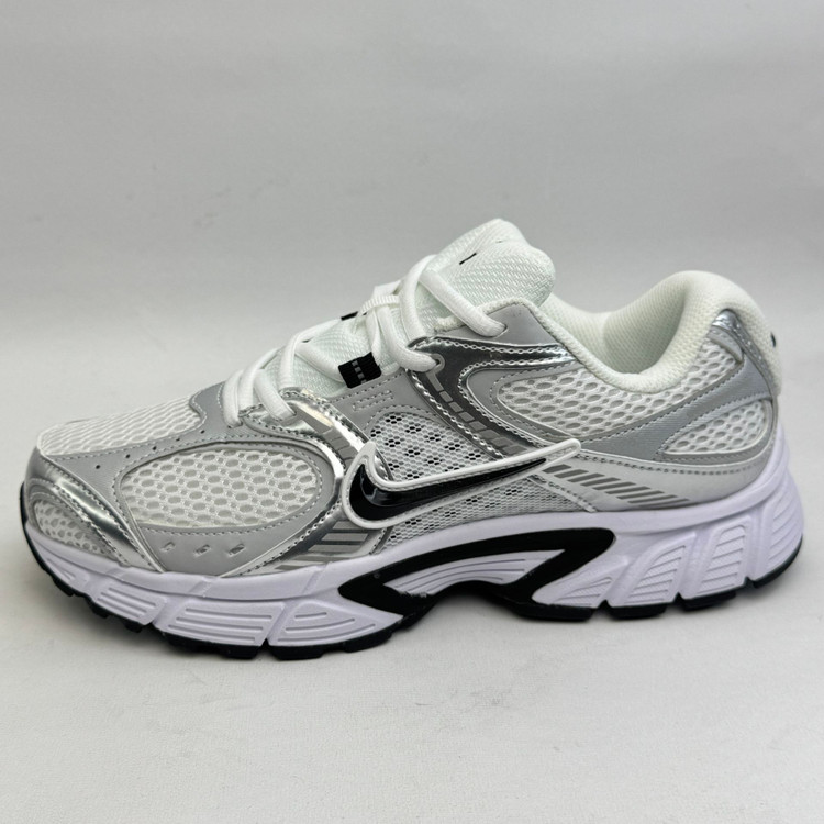 کتونی : نایکی زوم وومرو ۵ Nike Zoom Vomero 5 محصول: ویتنام