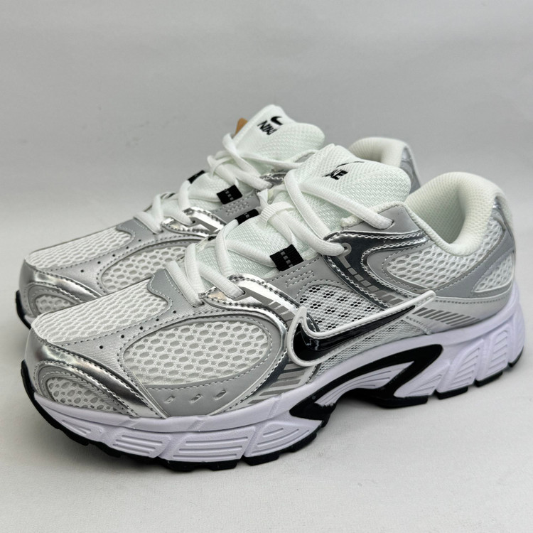 کتونی : نایکی زوم وومرو ۵ Nike Zoom Vomero 5 محصول: ویتنام