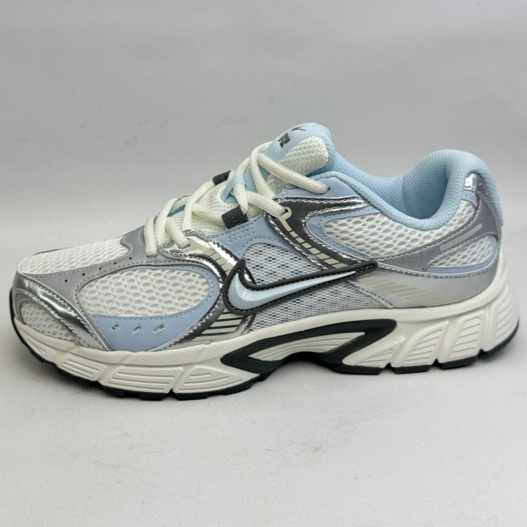 کتونی : نایکی زوم وومرو ۵ Nike Zoom Vomero 5 محصول: ویتنام