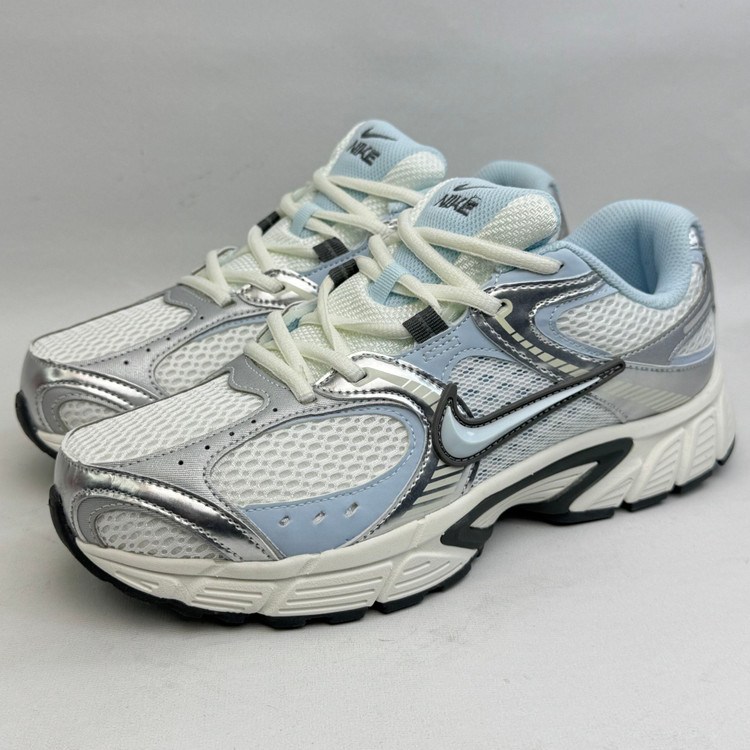کتونی : نایکی زوم وومرو ۵ Nike Zoom Vomero 5 محصول: ویتنام