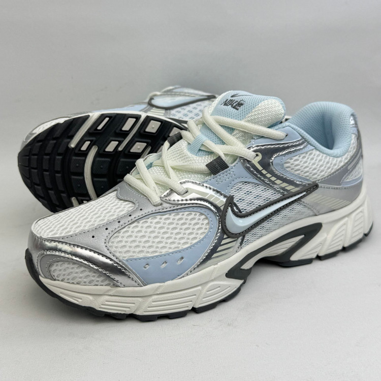 کتونی : نایکی زوم وومرو ۵ Nike Zoom Vomero 5 محصول: ویتنام