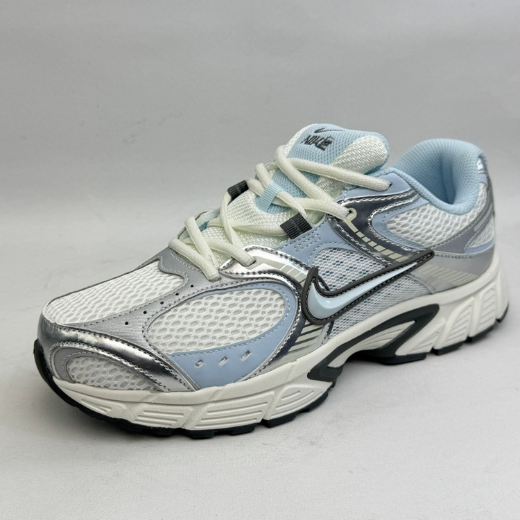 کتونی : نایکی زوم وومرو ۵ Nike Zoom Vomero 5 محصول: ویتنام