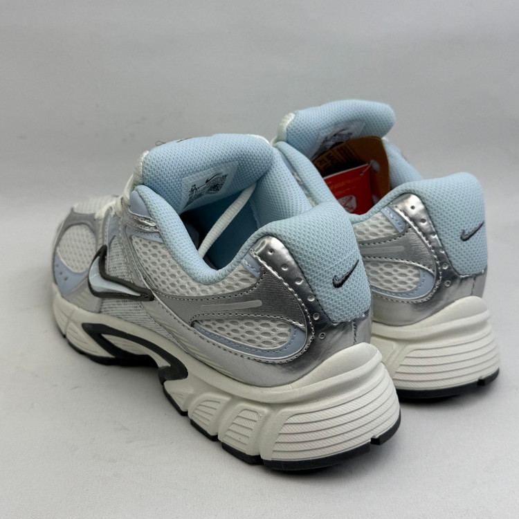 کتونی : نایکی زوم وومرو ۵ Nike Zoom Vomero 5 محصول: ویتنام