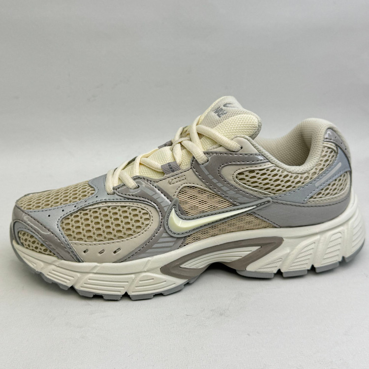 کتونی : نایکی زوم وومرو ۵ Nike Zoom Vomero 5 محصول : ویتنام