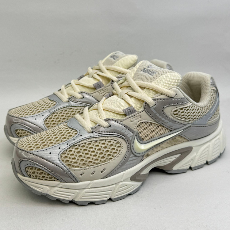 کتونی : نایکی زوم وومرو ۵ Nike Zoom Vomero 5 محصول : ویتنام